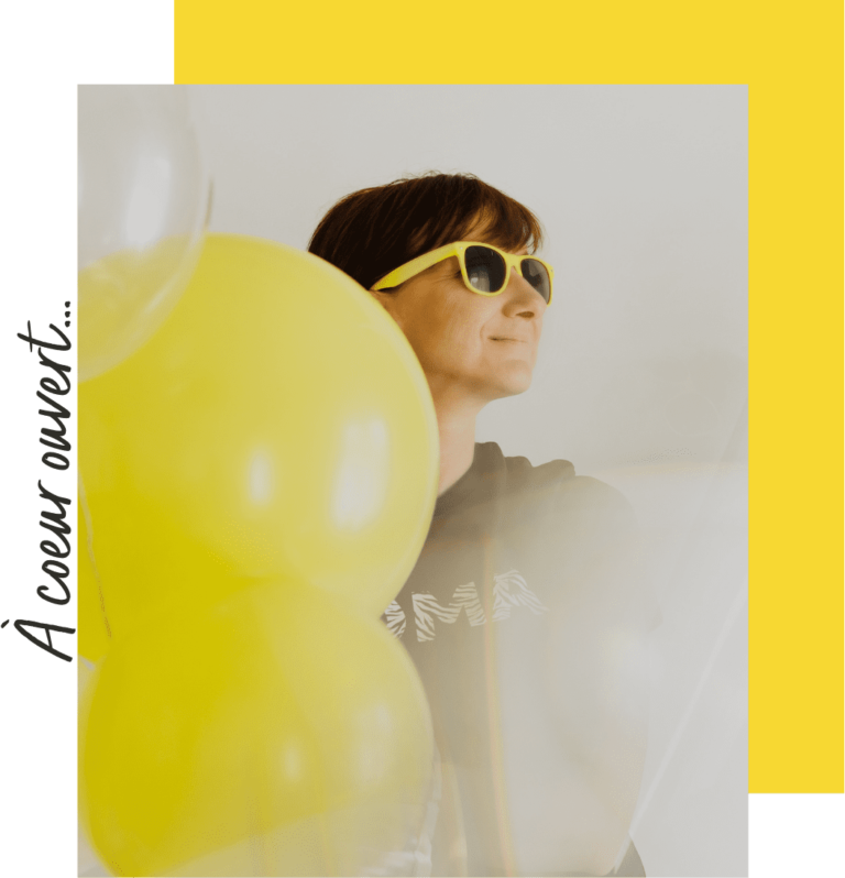 Home Organizer Nantes avec ballons jaunes - ambiance lumineuse et dynamique signée HO BLANDINE. Organisation d'intérieur professionnelle à Vertou et région nantaise.