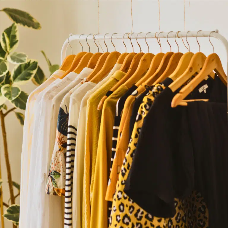 Rangez en beauté - Transformation dressing et rangement de vêtements par Home Organiser Nantes