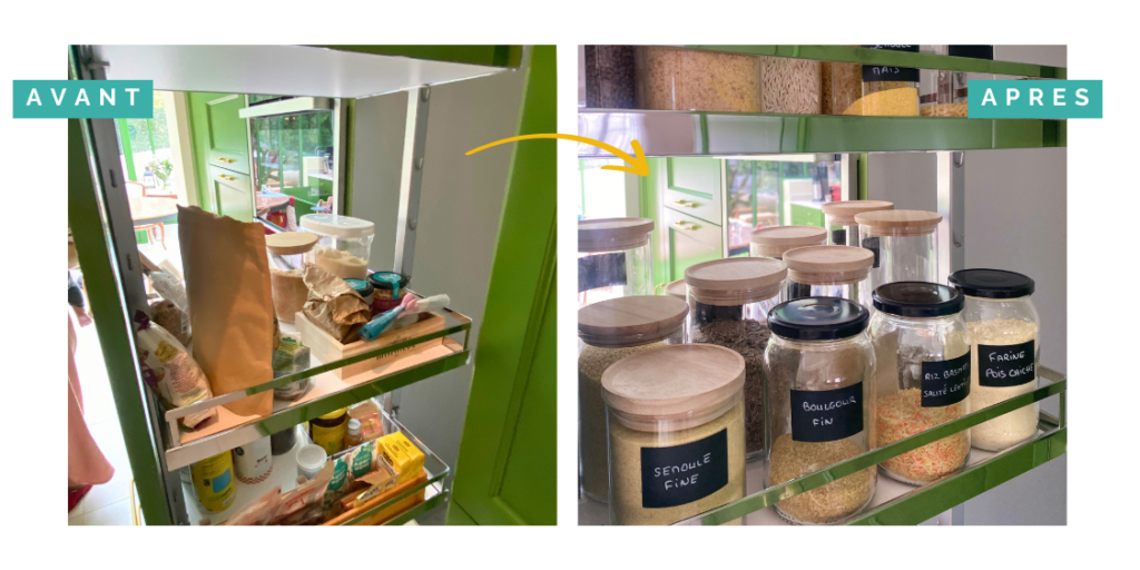 Transformation d'une étagère de cuisine par Home Organizer Nantes - avant-après spectaculaire avec flèche jaune. Passage du désordre à des bocaux étiquetés et rangés, illustrant l'organisation des denrées sèches avec système d'étiquetage ardoise. Optimisation fonctionnelle et esthétique de l'espace par HO BLANDINE pour une cuisine pratique et ordonnée.
